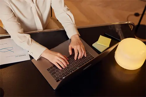 符号含义伤感女生