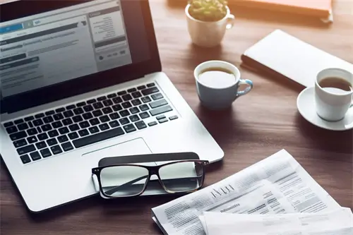 《雨伞》短片解读